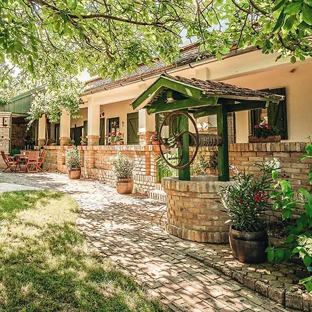 Provence Birtok Hotel