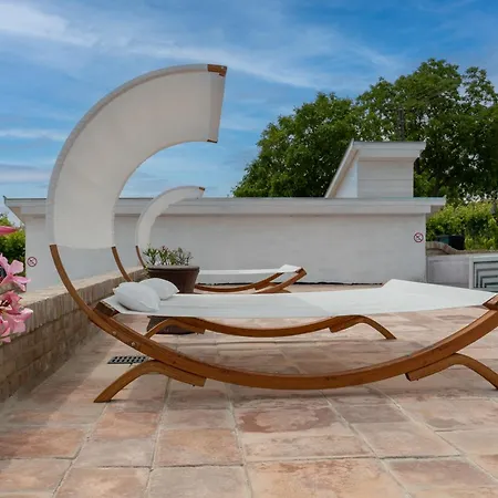 Provence Birtok Otel Decs