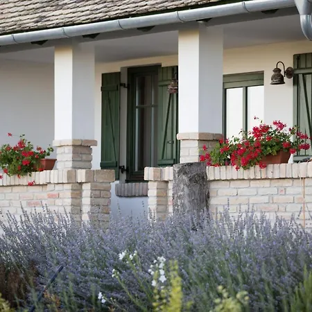 Provence Birtok 2* Decs