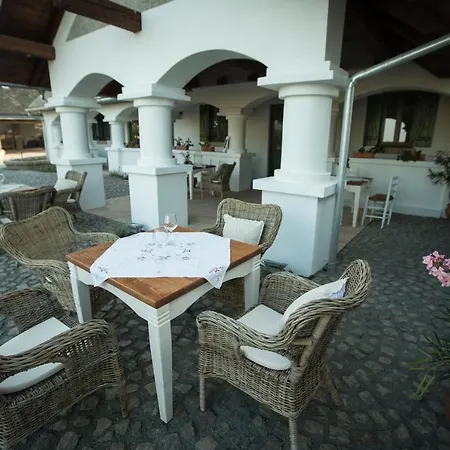 Provence Birtok 2* Decs