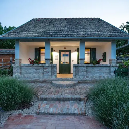 Provence Birtok Отель Decs