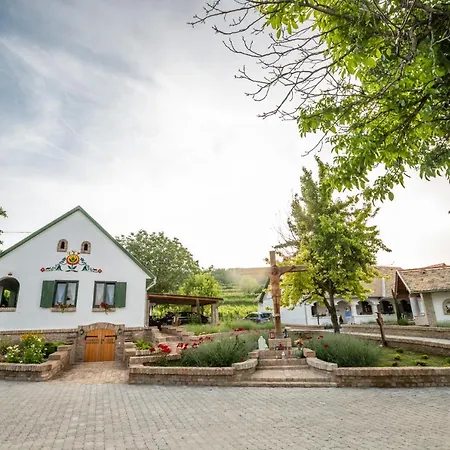 Hotell Provence Birtok Decs