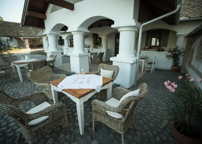 Provence Birtok 2* Decs