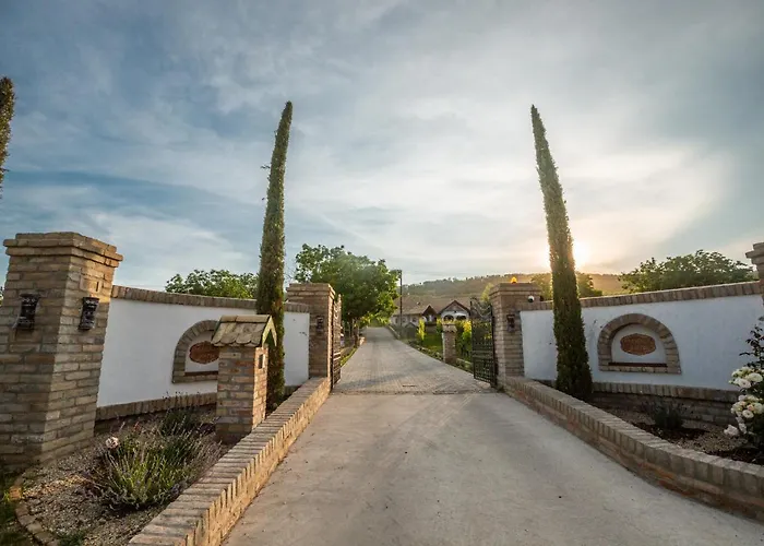 Provence Birtok 2* Decs