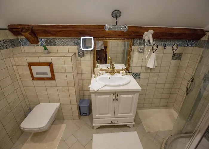 Provence Birtok Hotel 2*